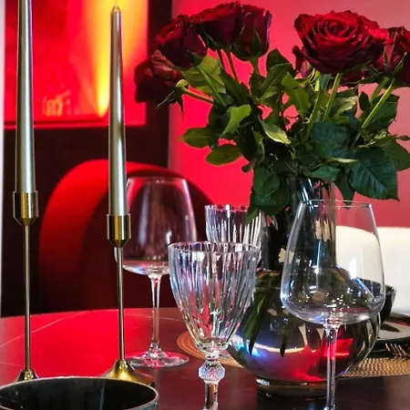 Red Luxury Puhkemaja *