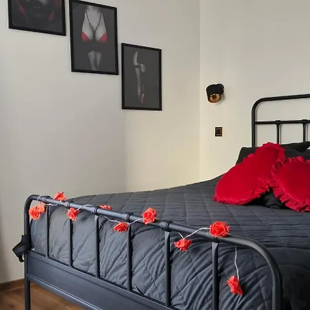 Red Luxury Puhkemaja Holiday home Kooli