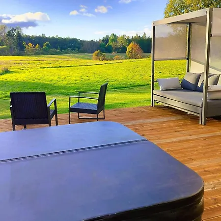 Holiday home Red Luxury Puhkemaja