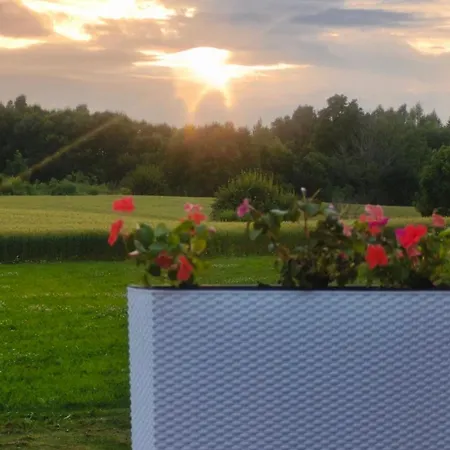 Red Luxury Puhkemaja Loma-asunnot Kooli