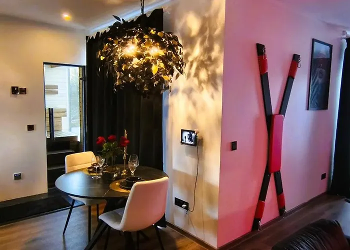 Red Luxury Puhkemaja *