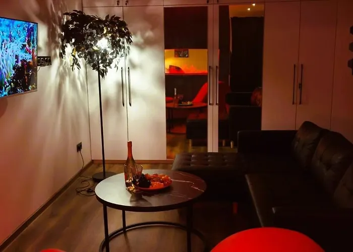 Red Luxury Puhkemaja Holiday home Kooli