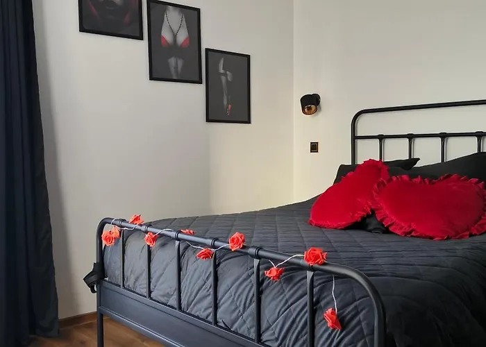 Red Luxury Puhkemaja Holiday home Kooli